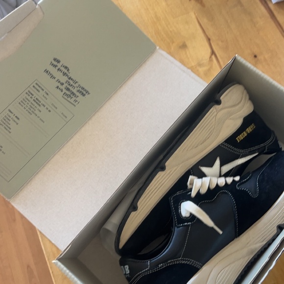 Golden goose running black - Picture 2 of 7